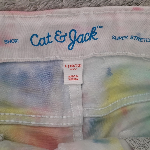 Girls Cat & Jack Tie dye shorts - Picture 2 of 3